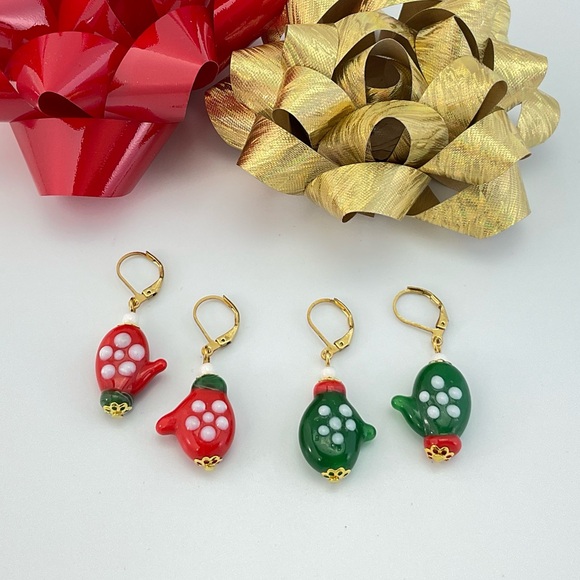 New Red Mitten Earrings, Handmade, Lamp Work Glass, Winter, Christmas Earrings - Picture 6 of 9